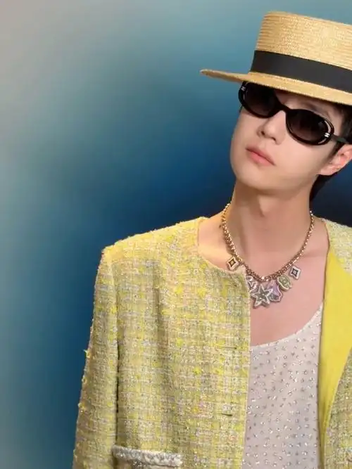 gq红毯##王一博穿得好清新##王一博南法度假风造型##王一博gq盛