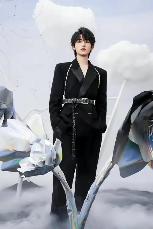 粉丝最大的烦恼就是宋亚轩帅照太多 手机内存不够 |宋亚轩pb 《少年