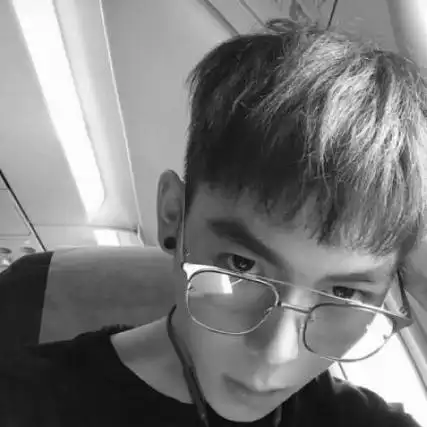 黑白寸头男生头像经典帅气小伙这才是首选男头