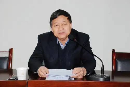 3,院长李慧民总结2013年工作并作2014年工作设想.jpg