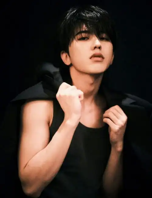 的都不敢想摸起来手感有多好#蔡徐坤新歌spotlight#spotlight-蔡徐坤