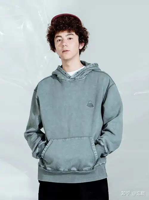 身高178体重160斤的男生怎么穿衣服