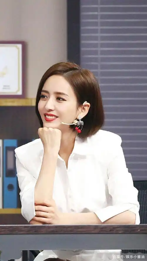 新疆美女佟丽娅美图分享,看了她才知道什么叫倾国倾城!