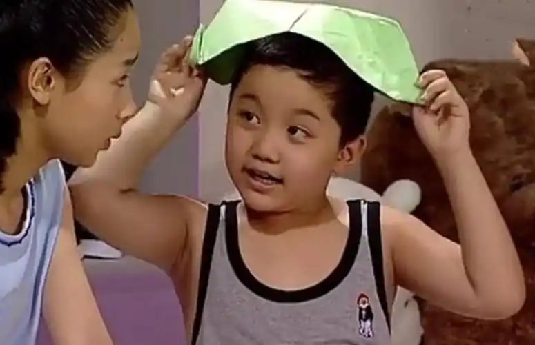 记得《家有儿女》小雨吗?长大变丑遭"网暴",如今25岁成这样_尤浩然