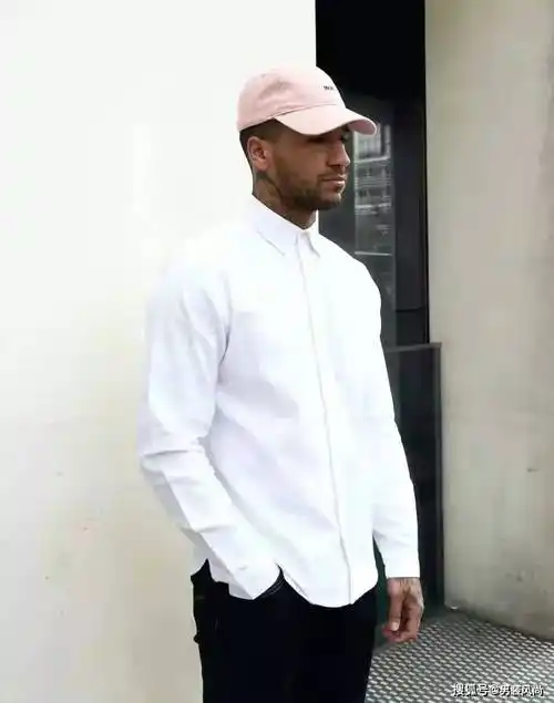 夏季男士白衬衫如何搭配各类单品显高级气质