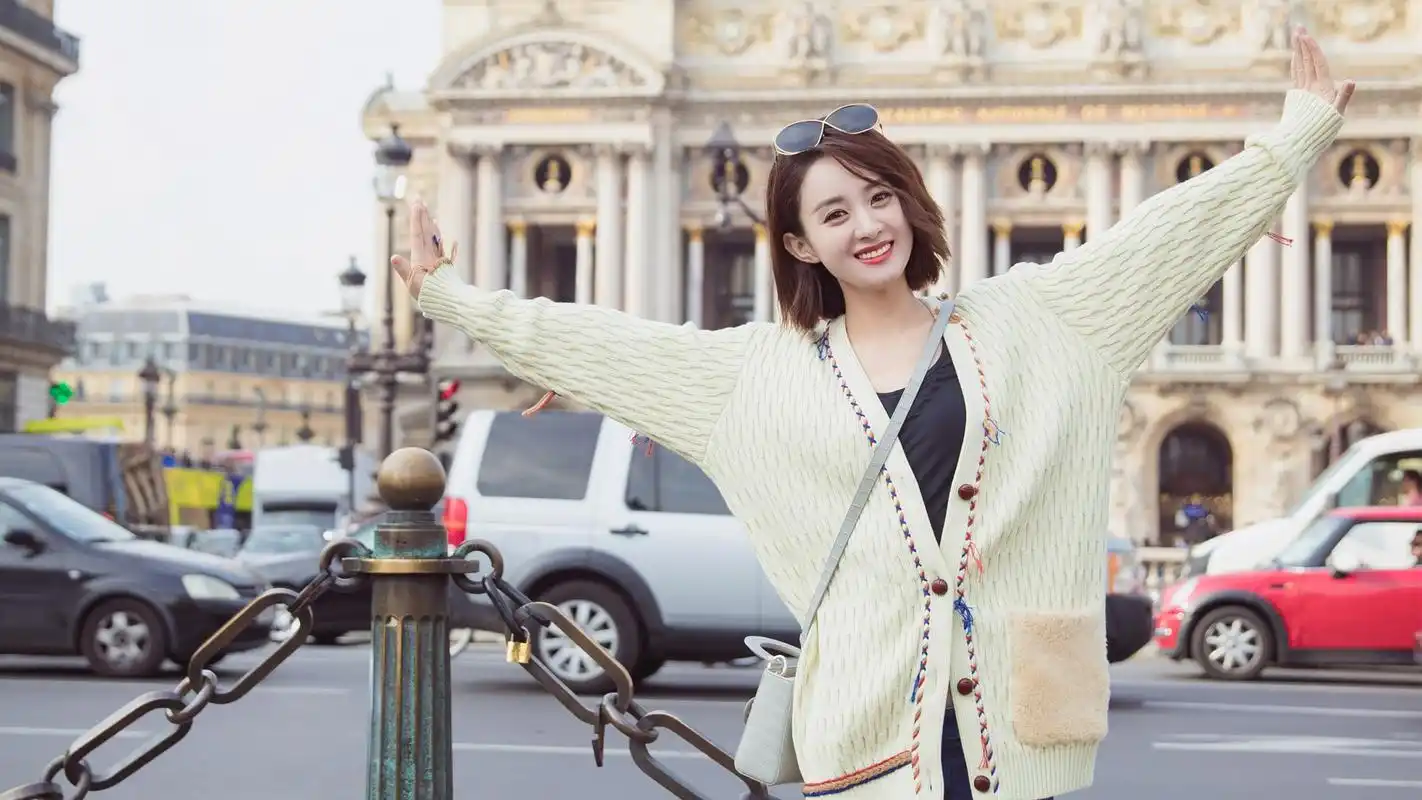 赵丽颖性感街拍写真高清桌面壁纸