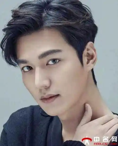 2022韩式四六分发型男