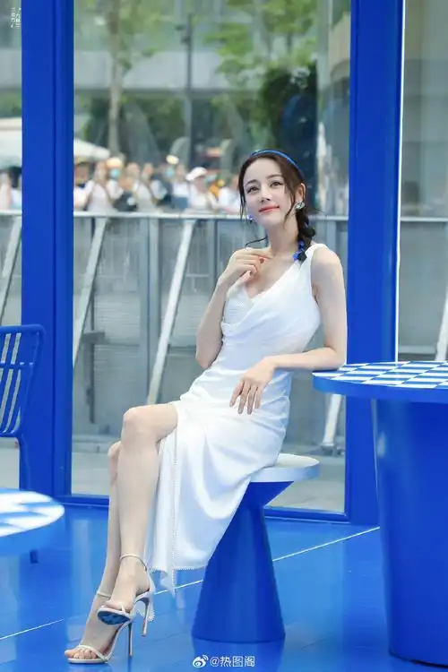 你说的这个迪丽热巴1664白裙都是全身照#热图阁公众号#@热图阁