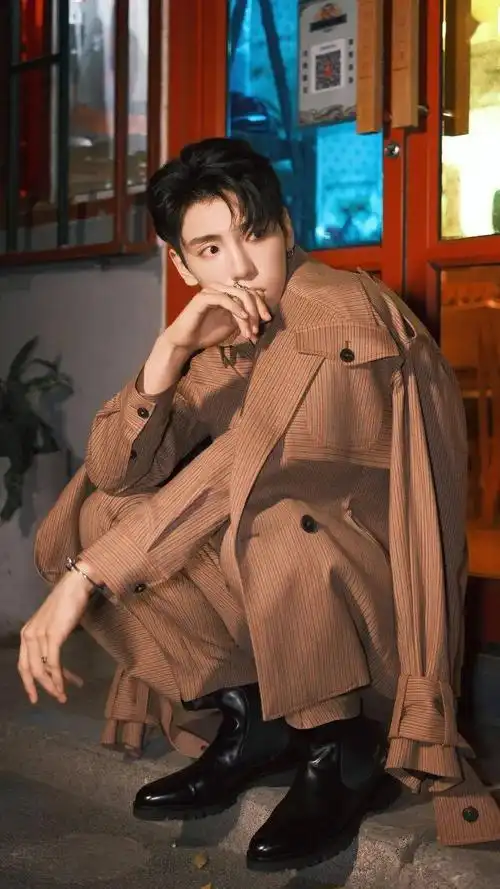 手机壁纸王子异