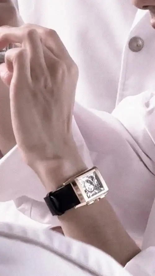 菜啊啊啊手也特别好看  偷拍点带姐妹们一起吃00  @tfboys-易烊千玺