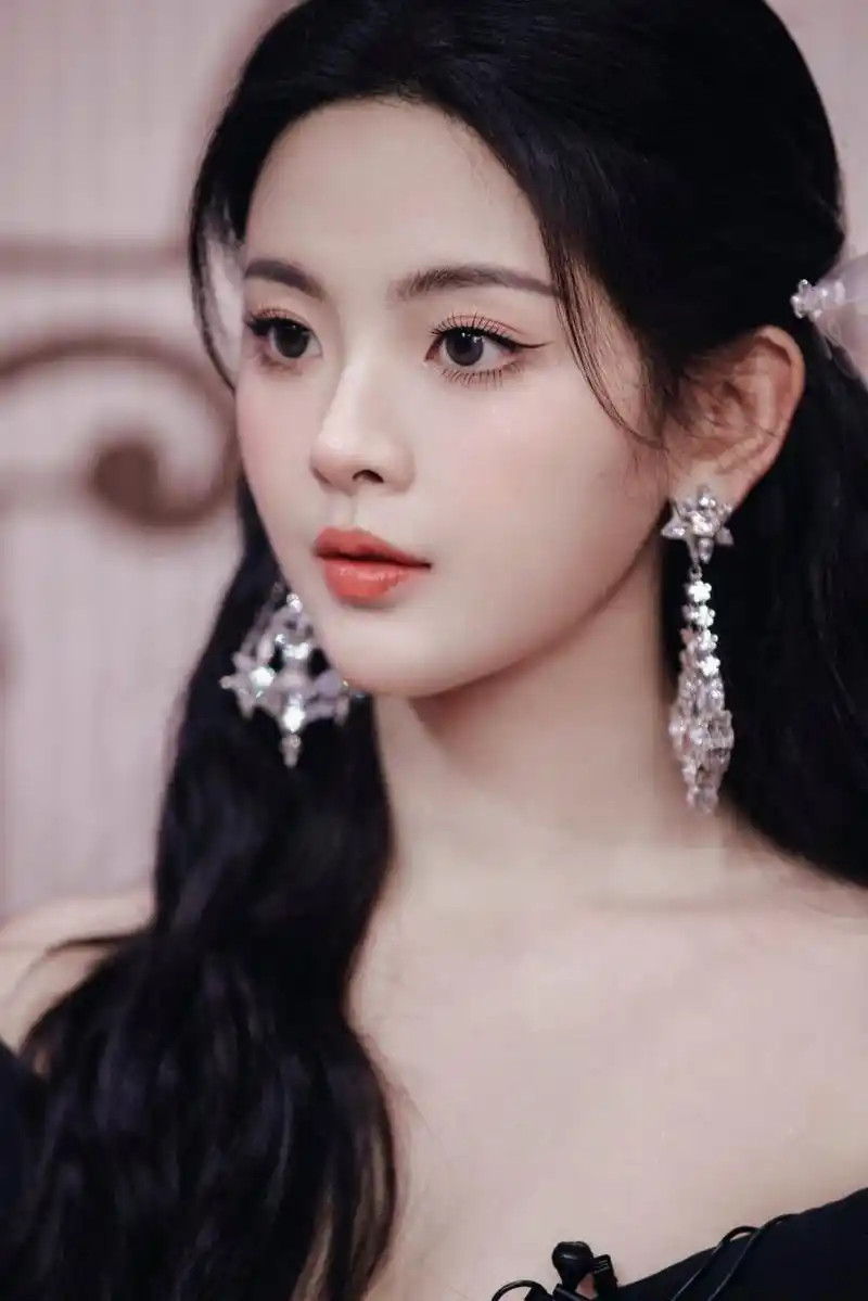 杨超越高清壁纸头像(五十二)[打call]