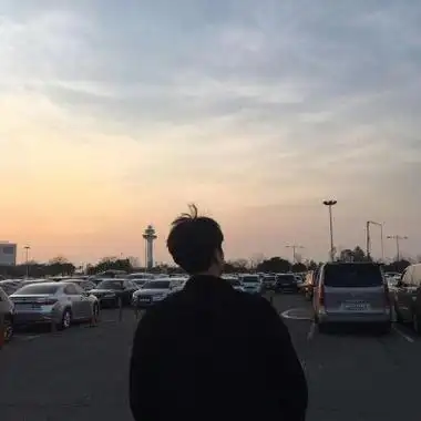 新款好看的男生孤独背影头像高清图片