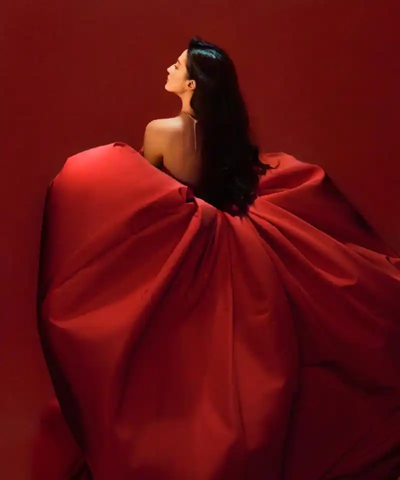 神仙姐姐#刘亦菲# 时尚cosmo六月刊封面大片,高贵冷艳的气质,端庄大气