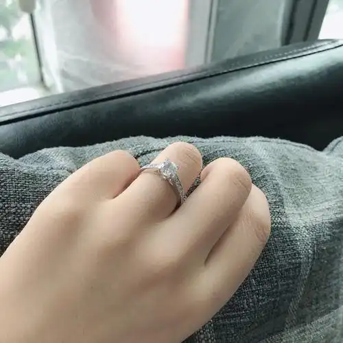 50分g色低价到手,细节到位,成都钻戒定制