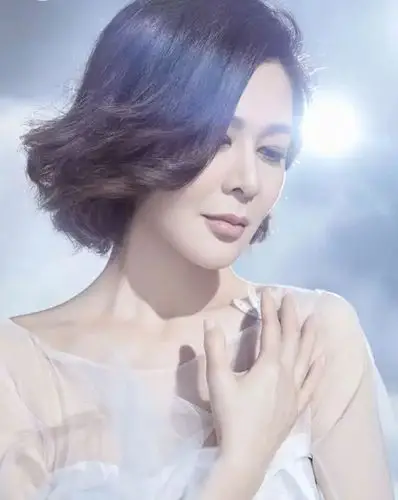 你的30岁叫初老,可她们的30岁比20岁更美好!一字马关后备箱!