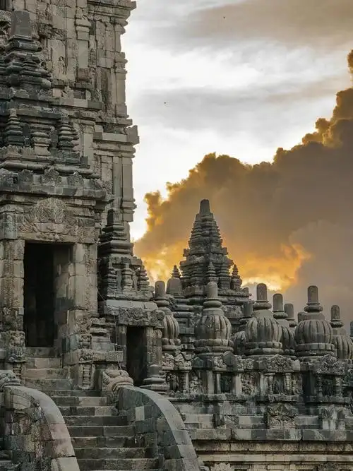 印尼最大的印度教建筑遗迹普兰巴南