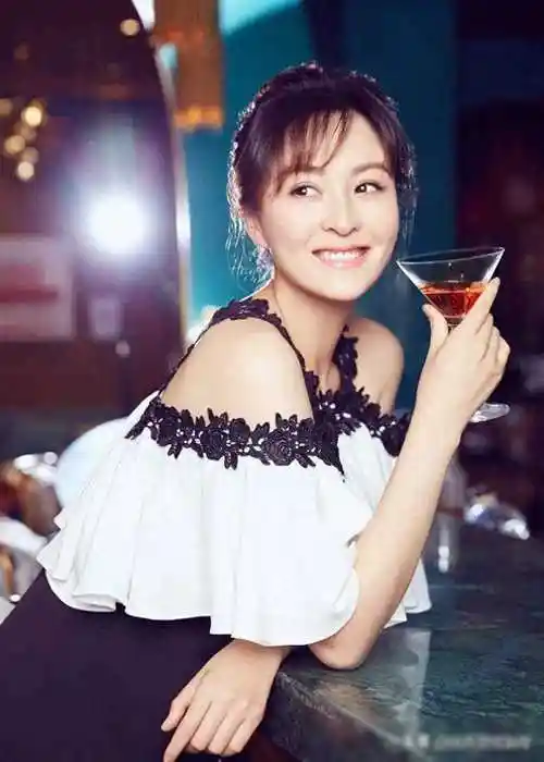 娱乐圈"最干净"女演员:替父治病还债,被富商苦追终成婚_戴娇倩_生命_