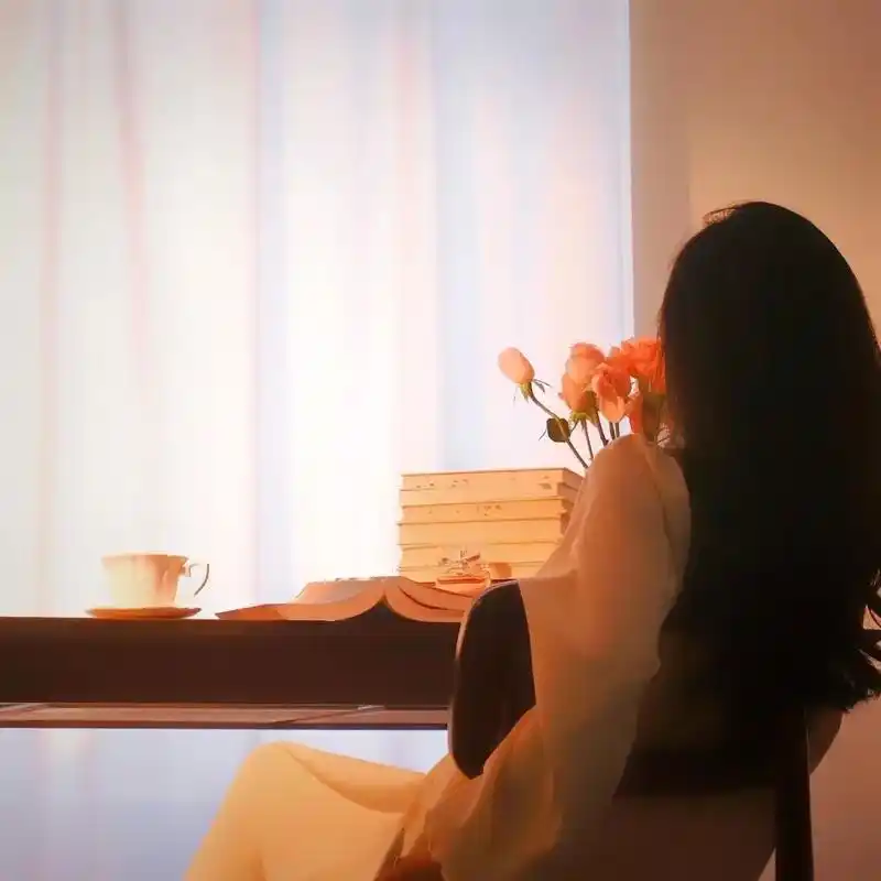 "女神背影头像来啦"#图文热点来了 #女生头像 #享受安静和 - 抖音