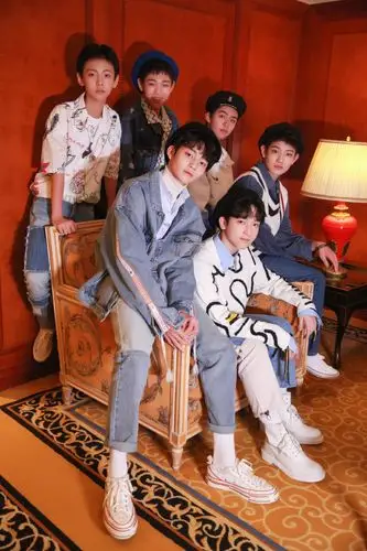 新男子偶像组合,由张铭浩,张俊一,孙嘉锴,李林宨,刘冠毅等7名成员组成