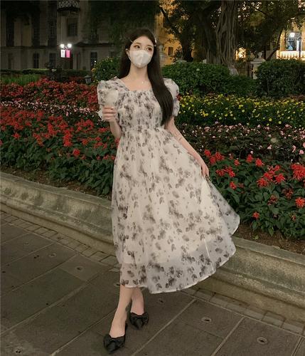 新品法式仙女风雪纺碎花连衣裙收腰显瘦长裙夏方领中长款褶皱裙子