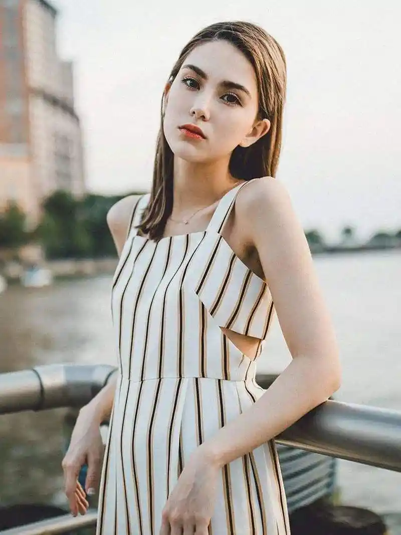 昆凌写真美图:花容月貌,楚楚动人