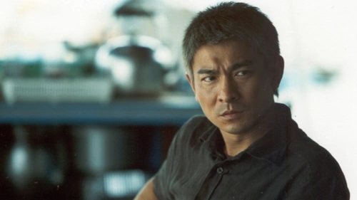 门徒:刘德华饰演大毒枭,亲自到工厂做货