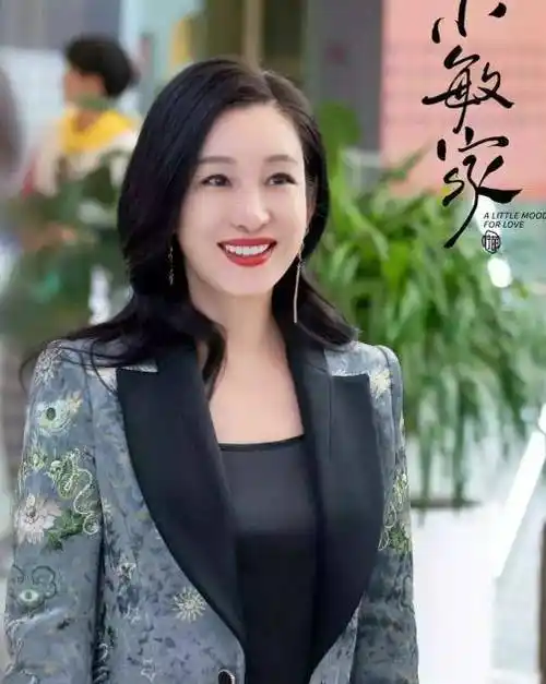把丧夫丧子的婆婆当亲娘,现实中的秦海璐比《小敏家》更有情有义_李厚