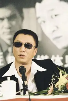 希望"读者点题"栏目介绍一下孙红雷的近况.