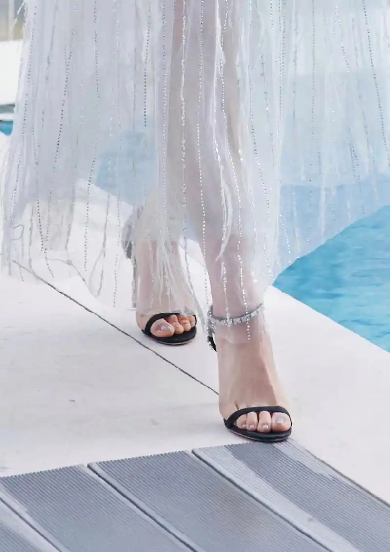 99年小花李兰迪嫩脚丫子照,2017年,李兰迪凭借青春校园剧《你好,旧