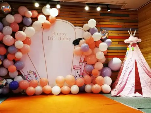 老师一早为我们布置好的生日会场!