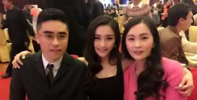 瞒着丈夫参加中国好声音,成名后立即分手,如今混成这样_陈冰_节目