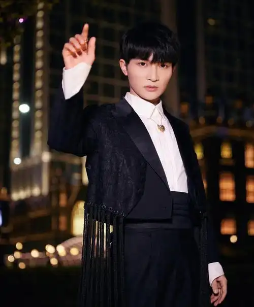 贝加尔湖畔周深李维中国好声音版