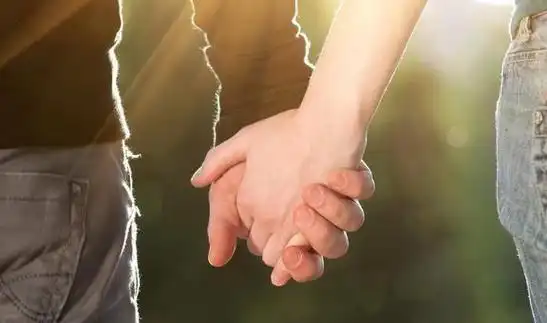 男女之间经常聊天会发生超越友谊的事情吗