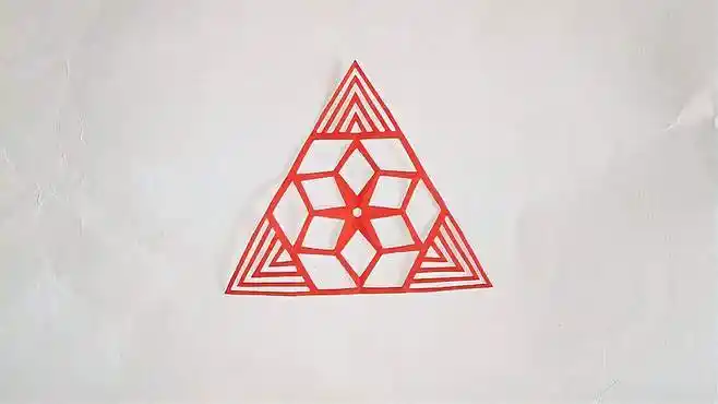 创意手工剪纸,三角形的剪纸教程