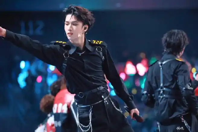 严浩翔的车坏了##严浩翔哭了