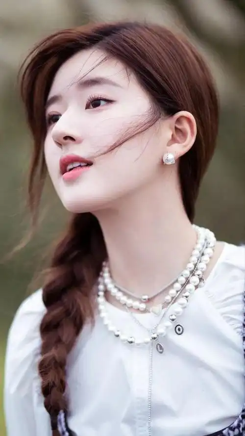 青春靓丽赵露思图集