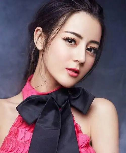 许多明星都会暗中进行鼻部整形手术,因为漂亮的鼻子更容易上镜,更能