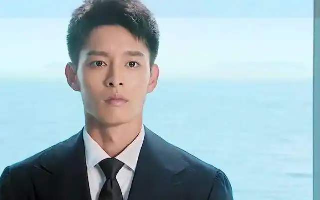 他在逆光中告白男主的喜欢认真且郑重想要的船戏来了