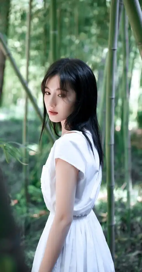 李兰迪长发侧颜