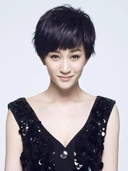 大丈夫李小冉短发图片清爽干练