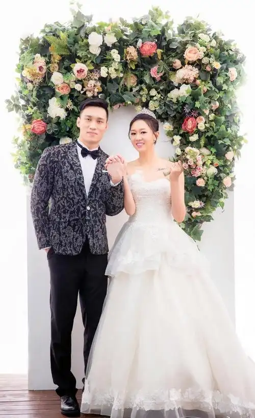 (郭晨,张博婚纱照)一年多的相处,郭晨觉得张博是个善良,有担当的男人