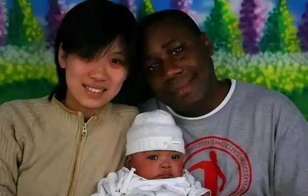 校花被黑人骗去非洲,身体日夜被虐待,父亲听闻后自缢身亡|陈怡|布力