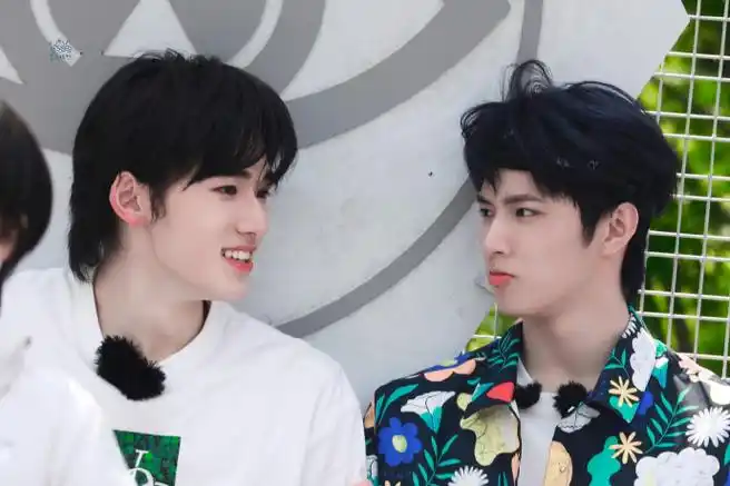 宋亚轩刘耀文 全员加速中