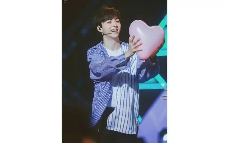 一枚浓糖的手机里有多少陈立农的照片(有心怡的图片可以私信我哦)