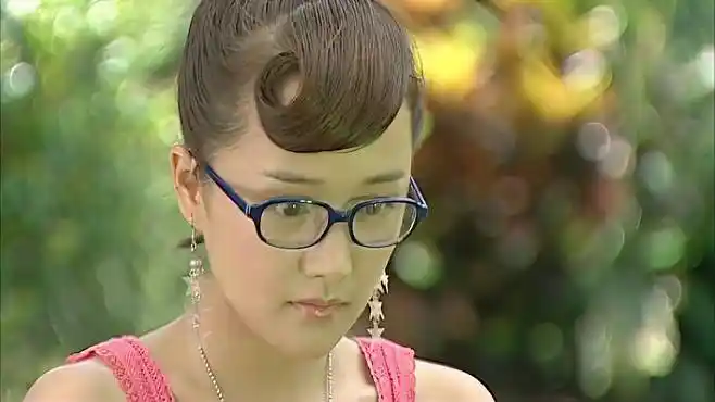 巴啦啦小魔仙:小蓝姐姐突然头痛,是要发生什么事了吗?