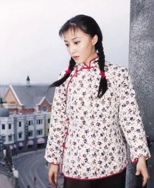 她演可云一夜而红,和老公认识6天就定终身,如今却事业平平