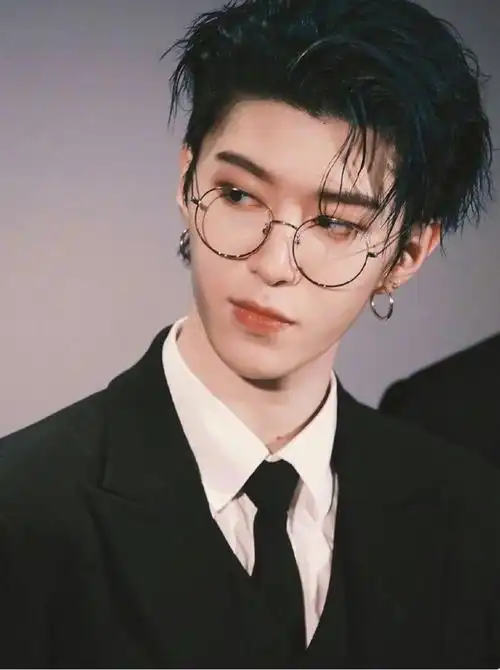 现偶男神们的造型小心机男明星们的金丝眼镜造型