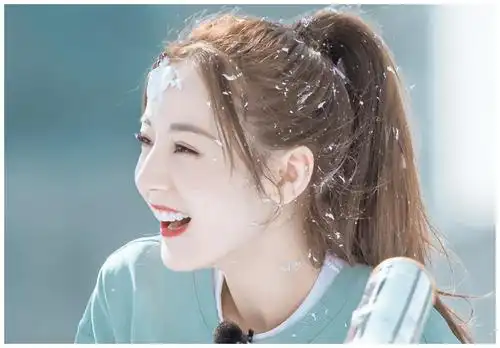 迪丽热巴写真新造型齐耳短发美出新高度不愧是人间富贵花