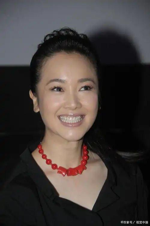 给人如沐春风,美得自然的"氧气美女"——左小青