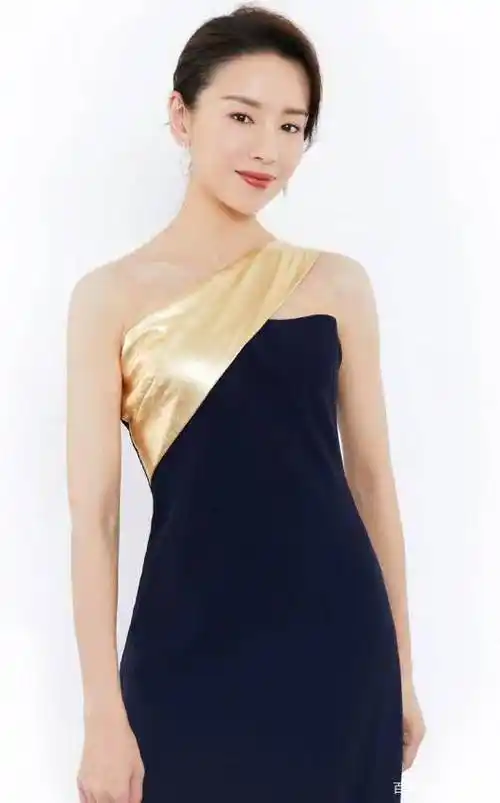 董洁新造型惊艳四座,绝美气质诠释原生美女魅力!_发型